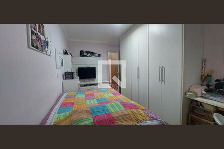 Casa de condomínio à venda com 287m², 4 quartos e 4 vagas Casa de condomínio à venda com 287m², 4 quartos e 4 vagasQuarto 2 suíte