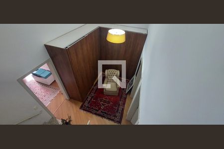 Casa de condomínio à venda com 287m², 4 quartos e 4 vagas Casa de condomínio à venda com 287m², 4 quartos e 4 vagasHall dos quartos