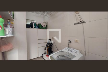 Casa de condomínio à venda com 287m², 4 quartos e 4 vagas Casa de condomínio à venda com 287m², 4 quartos e 4 vagasÁrea de Serviço