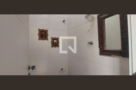 Casa de condomínio à venda com 287m², 4 quartos e 4 vagas Casa de condomínio à venda com 287m², 4 quartos e 4 vagasBanheiro edícula