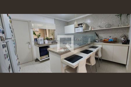 Casa de condomínio à venda com 287m², 4 quartos e 4 vagas Casa de condomínio à venda com 287m², 4 quartos e 4 vagasCozinha