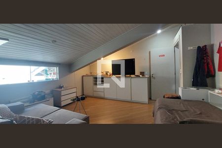 Casa de condomínio à venda com 287m², 4 quartos e 4 vagas Casa de condomínio à venda com 287m², 4 quartos e 4 vagasSótão quarto 4