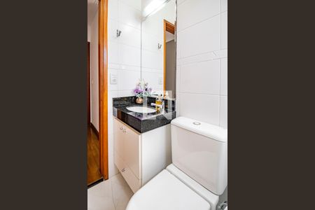 Casa de condomínio à venda com 91m², 3 quartos e 2 vagasBanheiro da Suíte 01