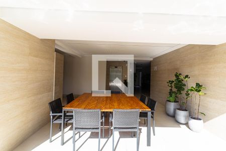 Apartamento à venda com 68m², 2 quartos e 2 vagasPool Bar