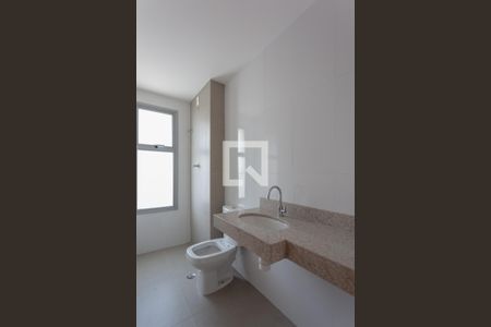 Apartamento à venda com 108m², 2 quartos e 3 vagasBanheiro da Suíte