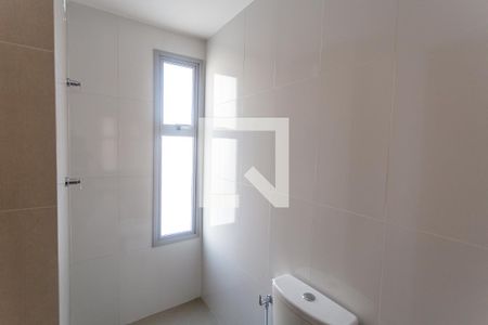 Apartamento à venda com 68m², 2 quartos e 2 vagasBanheiro da Suíte 2