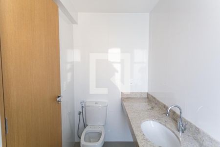 Apartamento à venda com 68m², 2 quartos e 2 vagasBanheiro da Suíte 1