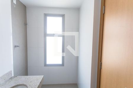 Apartamento à venda com 68m², 2 quartos e 2 vagasBanheiro da Suíte 1