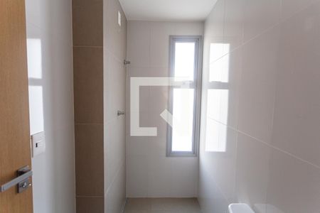 Apartamento à venda com 68m², 2 quartos e 2 vagasBanheiro da Suíte 2