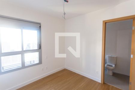 Apartamento à venda com 68m², 2 quartos e 2 vagasSuíte 2