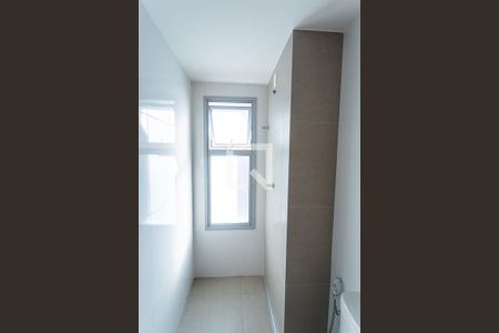 Apartamento à venda com 69m², 2 quartos e 2 vagasBanheiro da Suíte 2