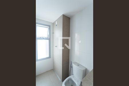 Apartamento à venda com 69m², 2 quartos e 2 vagasBanheiro da Suíte 2