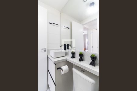 Apartamento para alugar com 33m², 2 quartos e sem vaga Apartamento para alugar com 33m², 2 quartos e sem vagaBanheiro