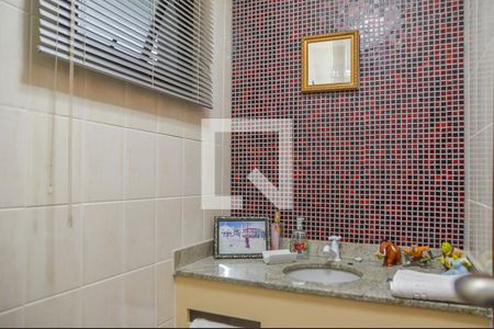 Apartamento para alugar com 250m², 4 quartos e 3 vagas Apartamento para alugar com 250m², 4 quartos e 3 vagasBanheiro 2