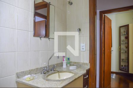 Apartamento para alugar com 250m², 4 quartos e 3 vagas Apartamento para alugar com 250m², 4 quartos e 3 vagasBanheiro