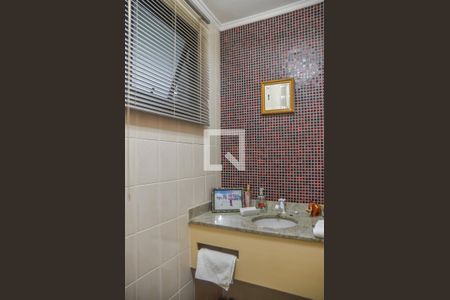 Apartamento para alugar com 250m², 4 quartos e 3 vagas Apartamento para alugar com 250m², 4 quartos e 3 vagasBanheiro 2