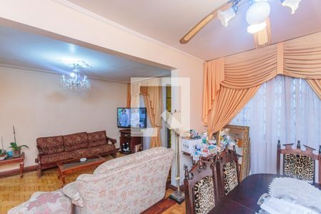 Casa à venda com 217m², 5 quartos e 4 vagas Casa à venda com 217m², 5 quartos e 4 vagasSala