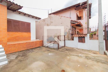 Casa à venda com 219m², 5 quartos e 2 vagas Casa à venda com 219m², 5 quartos e 2 vagasÁrea Externa
