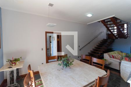 Casa de condomínio à venda com 298m², 6 quartos e sem vaga Casa de condomínio à venda com 298m², 6 quartos e sem vagaSala de Jantar