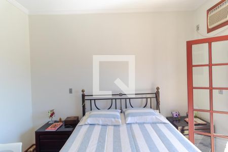 Casa de condomínio à venda com 298m², 6 quartos e sem vaga Casa de condomínio à venda com 298m², 6 quartos e sem vagaSuíte