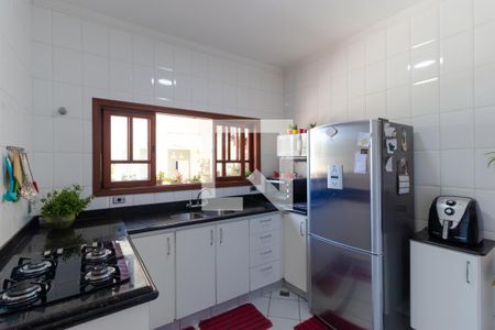 Casa de condomínio à venda com 298m², 6 quartos e sem vaga Casa de condomínio à venda com 298m², 6 quartos e sem vagaCozinha