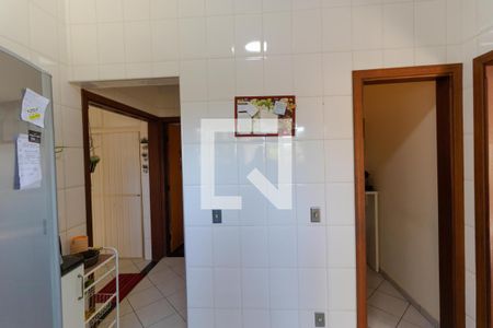 Casa de condomínio à venda com 298m², 6 quartos e sem vaga Casa de condomínio à venda com 298m², 6 quartos e sem vagaCozinha