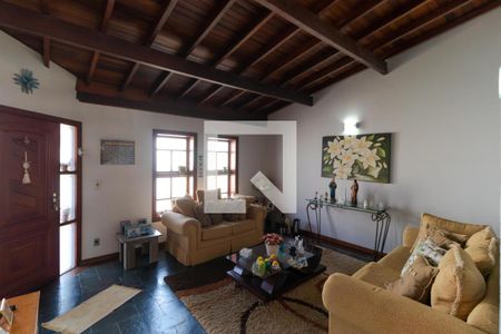 Casa de condomínio à venda com 298m², 6 quartos e sem vaga Casa de condomínio à venda com 298m², 6 quartos e sem vagaSala de Estar