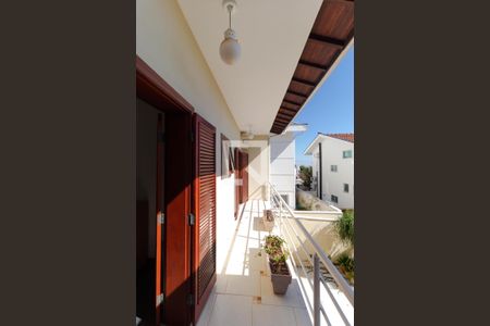 Casa de condomínio à venda com 298m², 6 quartos e sem vaga Casa de condomínio à venda com 298m², 6 quartos e sem vagaSacada do Quarto 02 e Suíte