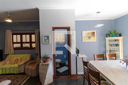 Sala de TV de casa de condomínio à venda com 6 quartos, 298m² em Loteamento Caminhos de San Conrado, Campinas