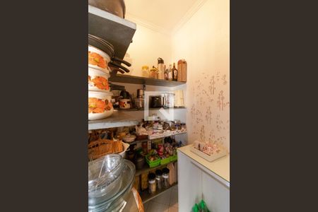 Casa de condomínio à venda com 298m², 6 quartos e sem vaga Casa de condomínio à venda com 298m², 6 quartos e sem vagaDespensa