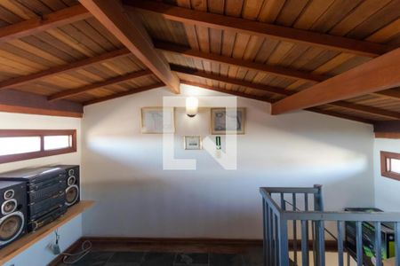 Casa de condomínio à venda com 298m², 6 quartos e sem vaga Casa de condomínio à venda com 298m², 6 quartos e sem vagaSótão do Quarto 01