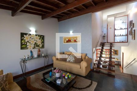 Casa de condomínio à venda com 298m², 6 quartos e sem vaga Casa de condomínio à venda com 298m², 6 quartos e sem vagaSala de Estar