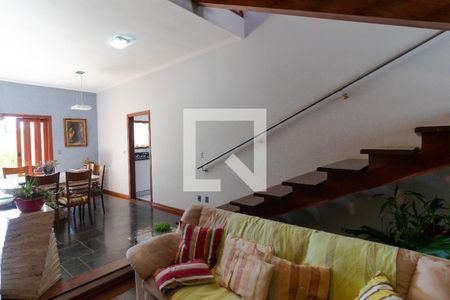 Sala de TV de casa de condomínio à venda com 6 quartos, 298m² em Loteamento Caminhos de San Conrado, Campinas