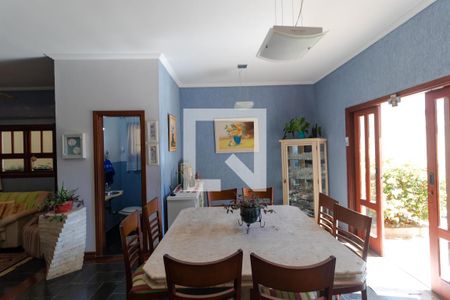 Casa de condomínio à venda com 298m², 6 quartos e sem vaga Casa de condomínio à venda com 298m², 6 quartos e sem vagaSala de Jantar