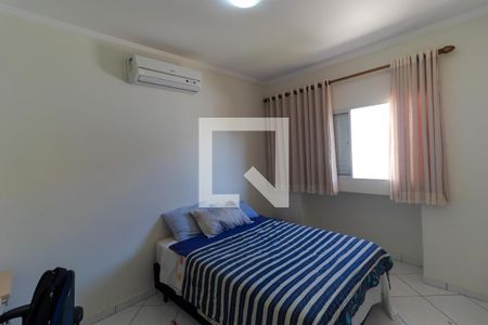 Casa de condomínio à venda com 298m², 6 quartos e sem vaga Casa de condomínio à venda com 298m², 6 quartos e sem vagaQuarto 02 da Casa 02