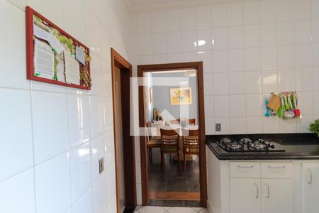 Casa de condomínio à venda com 298m², 6 quartos e sem vaga Casa de condomínio à venda com 298m², 6 quartos e sem vagaCozinha