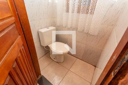 Casa à venda com 200m², 4 quartos e 3 vagas Casa à venda com 200m², 4 quartos e 3 vagasBanheiro de serviço