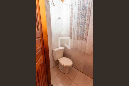 Casa à venda com 200m², 4 quartos e 3 vagas Casa à venda com 200m², 4 quartos e 3 vagasBanheiro de serviço