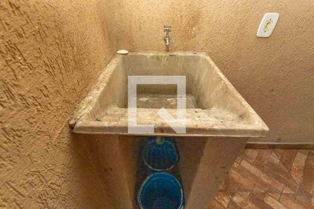 Casa à venda com 200m², 4 quartos e 3 vagas Casa à venda com 200m², 4 quartos e 3 vagasCasa 2 - área de serviço