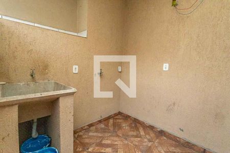 Casa à venda com 200m², 4 quartos e 3 vagas Casa à venda com 200m², 4 quartos e 3 vagasCasa 2 - área de serviço