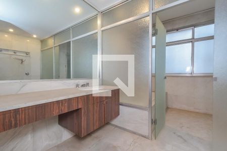 Apartamento para alugar com 388m², 3 quartos e 2 vagasBanheiro do Quarto 3