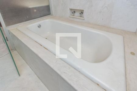 Apartamento para alugar com 388m², 3 quartos e 2 vagasBanheiro do Quarto 3