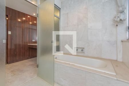 Apartamento para alugar com 388m², 3 quartos e 2 vagasBanheiro do Quarto 3