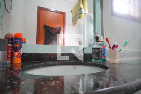 Casa à venda com 270m², 4 quartos e 4 vagasBanheiro Corredor