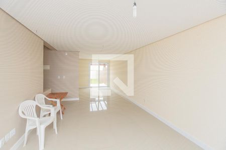 Sala de casa à venda com 3 quartos, 170m² em Guarujá, Porto Alegre