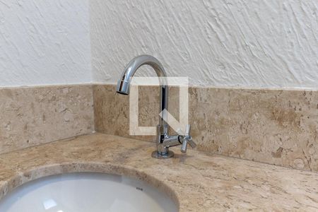 Casa à venda com 115m², 3 quartos e 2 vagasBanheiro - torneira