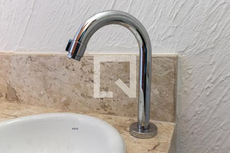 Casa à venda com 115m², 3 quartos e 2 vagasBanheiro - torneira