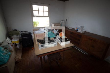 Casa à venda com 260m², 3 quartos e 3 vagasQuarto dos fundos