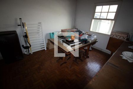 Casa à venda com 260m², 3 quartos e 3 vagasQuarto dos fundos