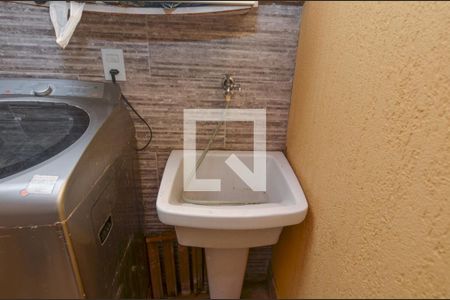 Casa de condomínio à venda com 98m², 3 quartos e 3 vagasÁrea de serviço